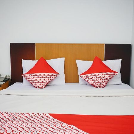 Oyo 2291 Hotel Bahagia Макасар Екстериор снимка