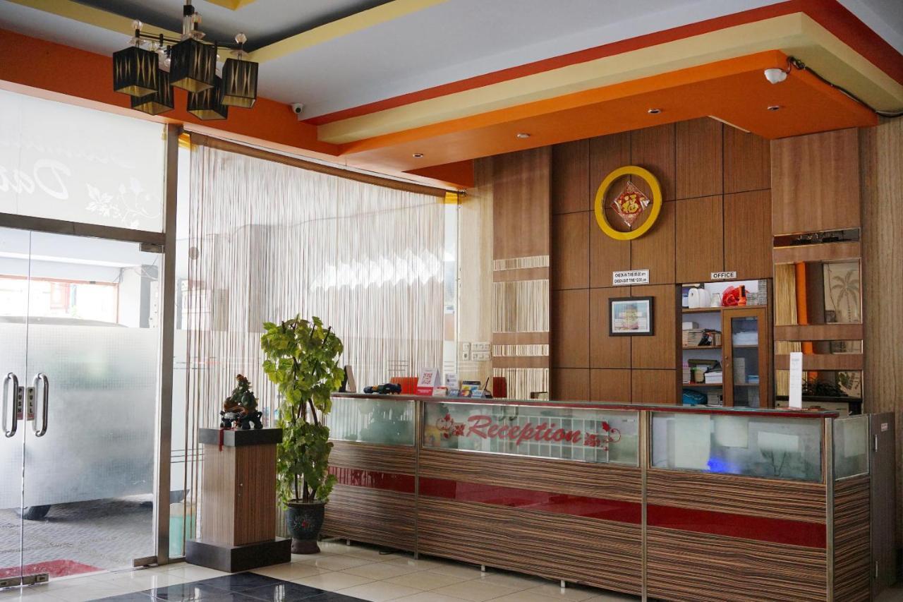 Oyo 2291 Hotel Bahagia Макасар Екстериор снимка