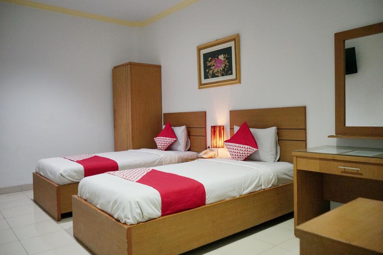 Oyo 2291 Hotel Bahagia Макасар Екстериор снимка