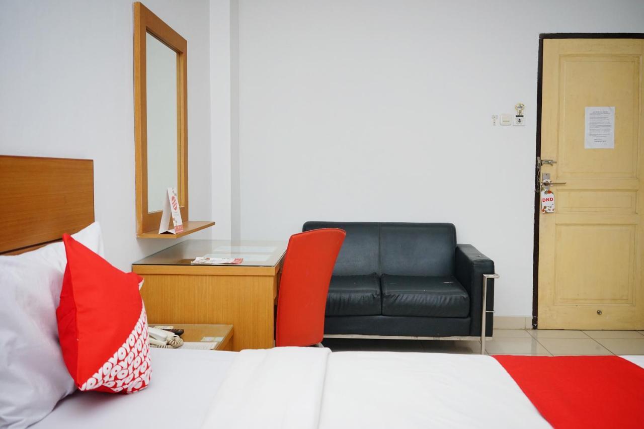 Oyo 2291 Hotel Bahagia Макасар Екстериор снимка