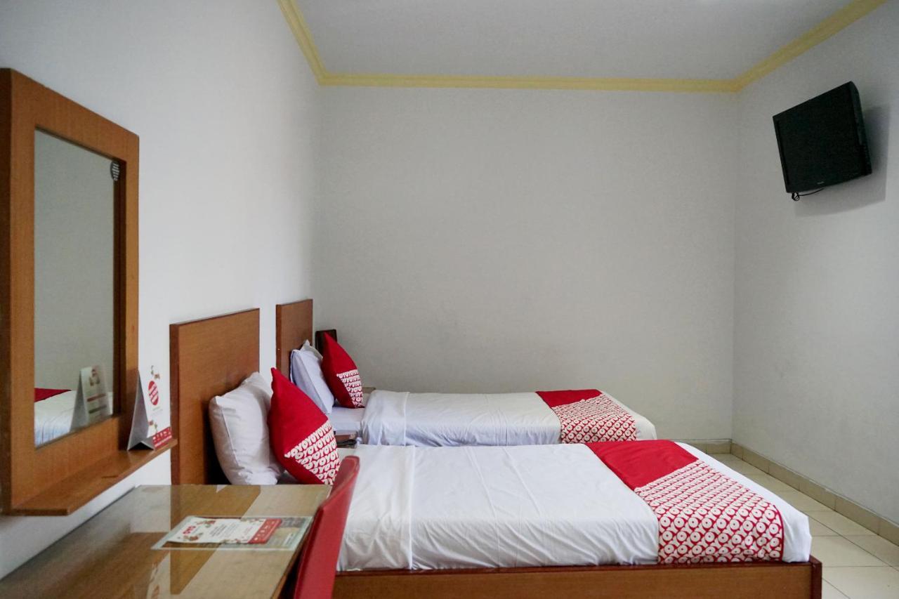 Oyo 2291 Hotel Bahagia Макасар Екстериор снимка