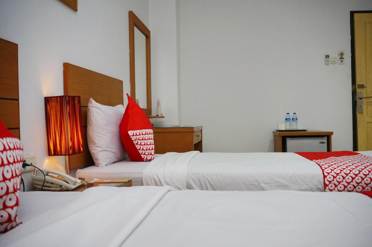 Oyo 2291 Hotel Bahagia Макасар Екстериор снимка