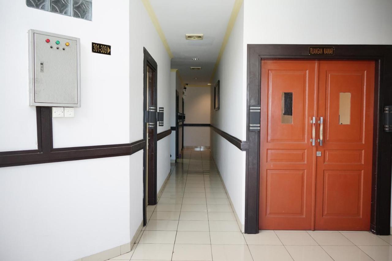 Oyo 2291 Hotel Bahagia Макасар Екстериор снимка