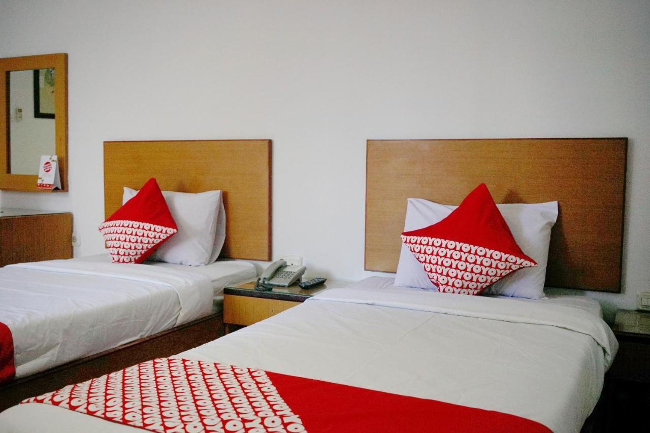 Oyo 2291 Hotel Bahagia Макасар Екстериор снимка