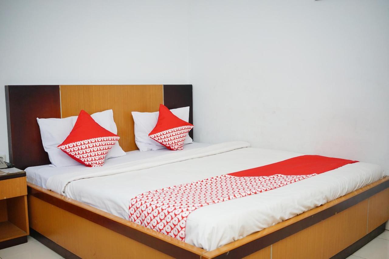 Oyo 2291 Hotel Bahagia Макасар Екстериор снимка