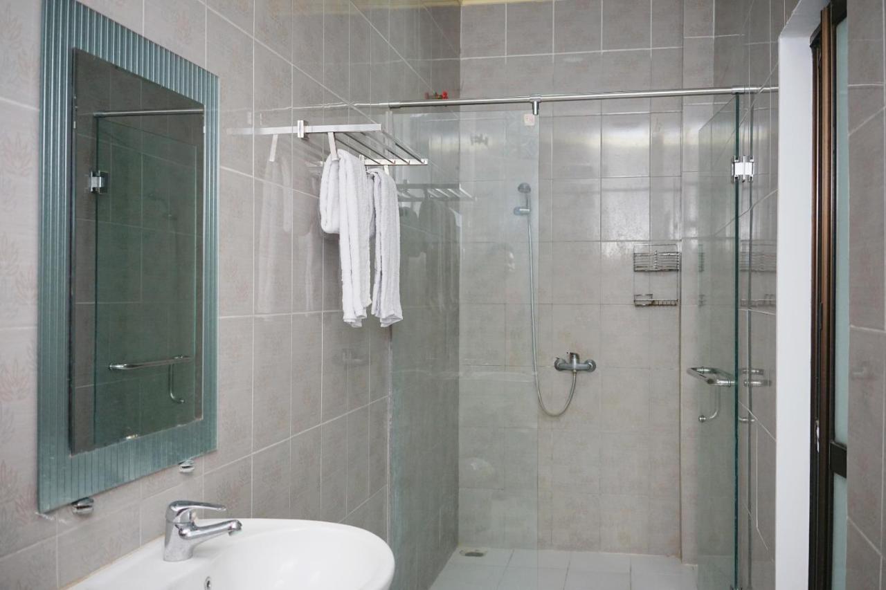 Oyo 2291 Hotel Bahagia Макасар Екстериор снимка
