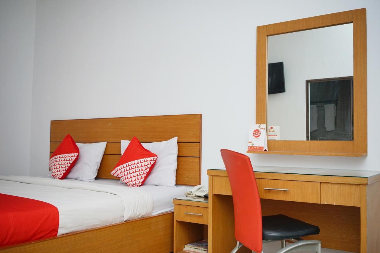 Oyo 2291 Hotel Bahagia Макасар Екстериор снимка