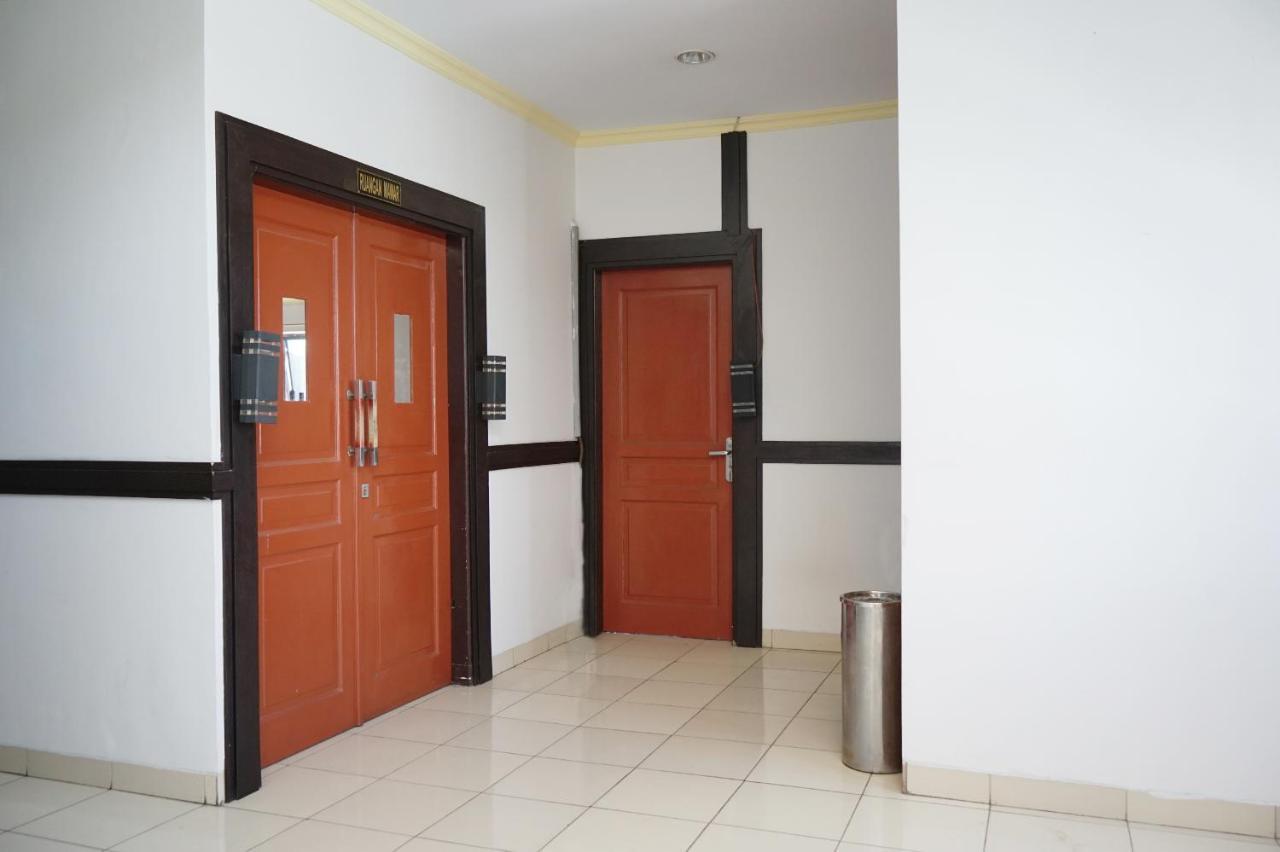 Oyo 2291 Hotel Bahagia Макасар Екстериор снимка